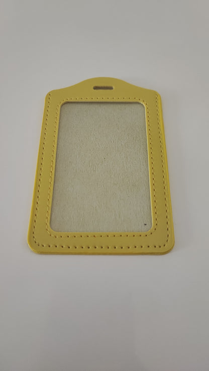 Pokončni etui za priponke